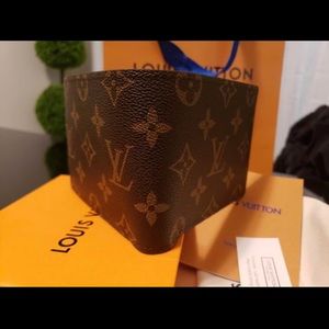 LV  MONOGRAM WALLET